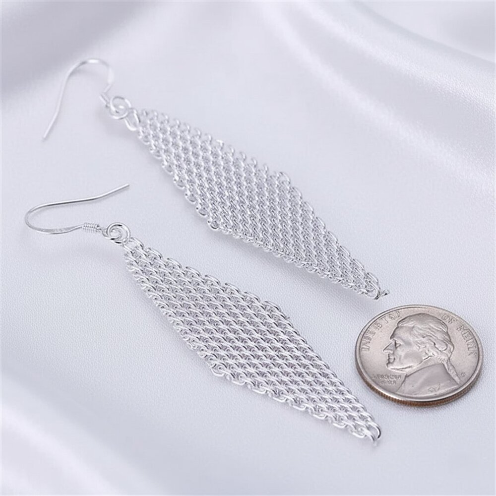 Silver Tone Mesh Chain Mail Drop Dangle Fashion 70s Disco Earrings NWOT - Picture 4 of 8